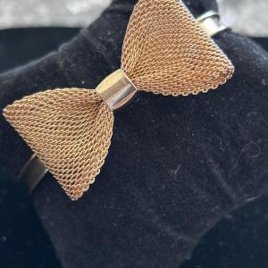 Photo of Super cute vintage Gold toned bow bracelet
