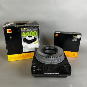Photo of 727 Kodak Carousel Projector 4400 with 140 Slide Tray