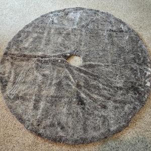 Photo of Very, very Soft Faux Fur Tree Skirt