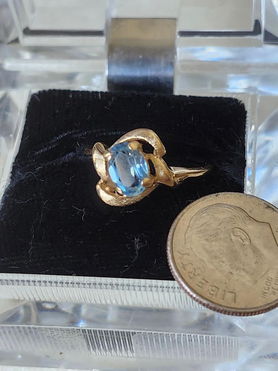 Photo 2 of 14K yellow gold and Aquamarine Ring