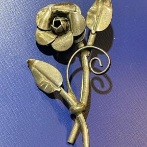 Photo of Vintage Lang Sterling Silver Flower Pin/Pendant in Good Preowned Condition.