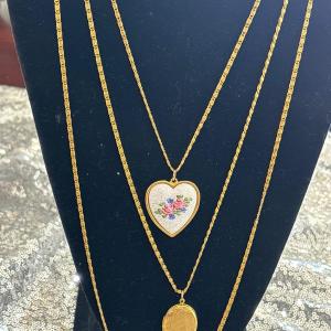 Photo of Vintage Goldette gold toned three strand locket hand painted pendant