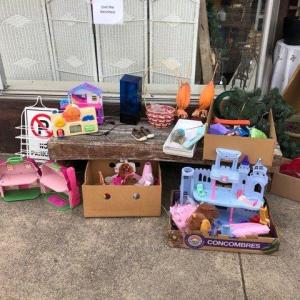 Photo of FREE $0 Misc ITEMS Outside Household Toys Knick Knacks 111 MILL 45215