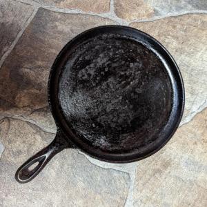 Photo of Cast Iron 10 1/2" Lodge Old Style Griddle