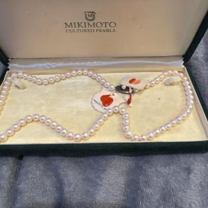 Photo of MIKIMOTO CULTURED PEARLS PRODUCT OF JAPAN IN THE BOX