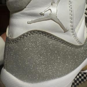 Photo of Nike Air Jordan Retro 11 Women size 9 Metallic Silver size 9