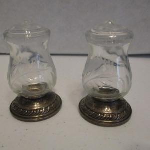 Photo of Quaker Silver Weighted Hurricane Salt & Pepper Shakers