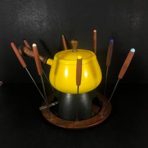 Photo of LOT 47L: Vintage Yellow Enamel Fondue Pot w/ Fondue Forks