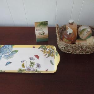 Photo of Tropical Coconut Gift Set