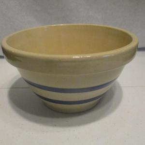 Photo of 8" 2 qt Robinson Ransbottom Roseville Mixing Bowl