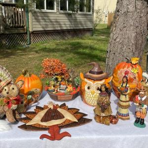 Photo of Thanksgiving Decor Lot 3 (As Is)