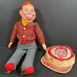 Photo of LOT 116B: Vintage 1950s Eegee Howdy Doody Doll & 1950s Hat
