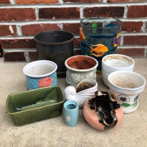 Photo of LOT 126G: Collection of Pots & Planters