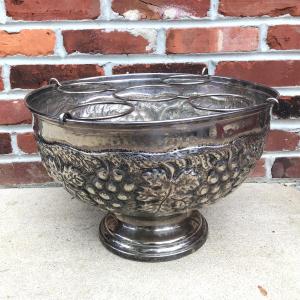 Photo of LOT 127G: Vintage Silver Plated Grape Vine Champagne / Wine Ice Bucket