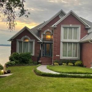 Photo of 50% off Beautiful Wilson Lake Home Estate Sale!!