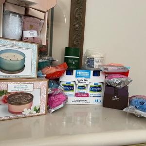 Photo of NEW Candle Bath Products Lot