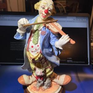 Photo of Da Vinci Collection Porcelain Clown Figurine 10.25" Tall Playing a Violin in VG 