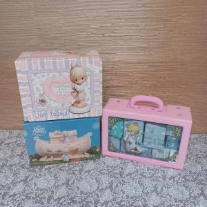Photo of PRECIOUS MOMENTS CASE FILLED W/FIGURINES, COLLECTORS CLUB BOX AND NIGHT LIGHT NO