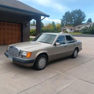 Photo of AMAZING '92 MERCEDES BENZ 300 AUTOMATIC 4WD, SUNROOF 89K