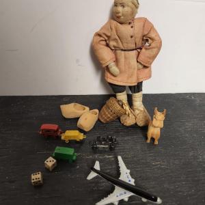 Photo of Lot of antique "toys"