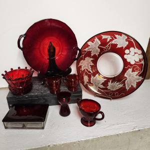 Photo of Red glass lot #1