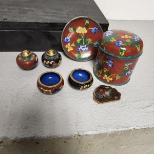 Photo of Chinese cloisonne lot