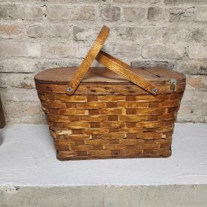 Photo of Old picnic basket