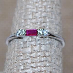 Photo of Size 7¼ Simple Red/Pink Rectangle Stone Ring on a Silver Tone Band (1.1g)