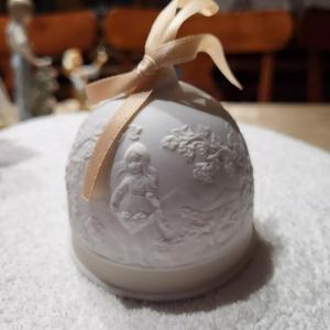 Photo of Lladro Daisa Collector's Society 1993 Fall Bell Ornament Figurine