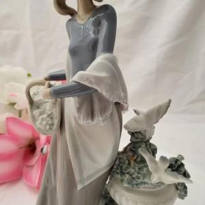Photo of Vintage Lladro Porcelain Figurine Woman with Doves "In the Garden" #5416