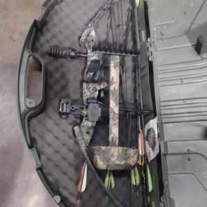 Photo of PSE Nova Compound Bow 70# with 30" Draw Mossy Oak Finish with Quiver, Arrows, an