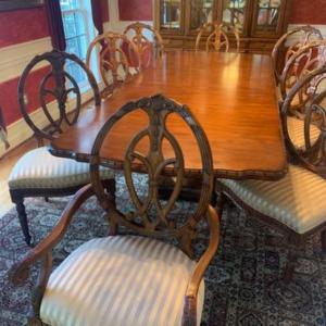 Photo of CLEAN Kincaid Laura Ashley Collection Dining Table, 8 Chairs, 2 Leaves & Pads