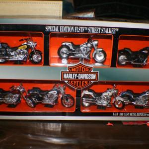 Photo of Maisto Harley Davidson Special Edition FLSTF Street Stalker Die Cast Motorcycle 