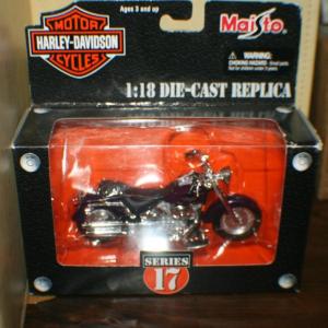Photo of Maisto Harley Davidson Plum Die Cast Motorcycle