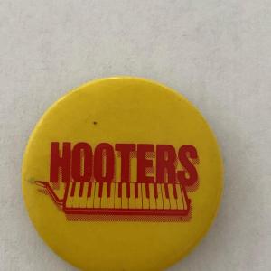 Photo of Hooters vintage pin