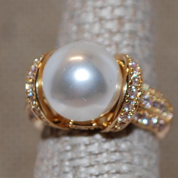 Photo of Size 7½ Large White Pearl with 2 Sparkle Side Rings and Accent Stones on a Gold