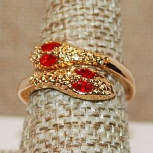 Photo of Size 8½ Red Eyed Wrap-Around Snake Ring on a Gold Tone Band (3.6g)