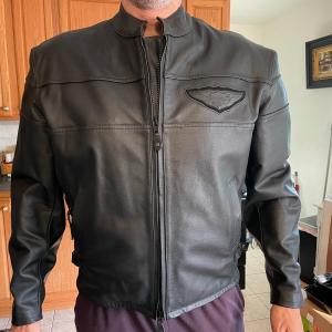 Photo of Harley Davidson Heavy XL Leather Motorcycle Jacket w/Zipper Lining in Newer Neve