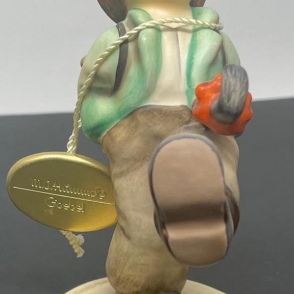 Photo of Goebel Hummel GLOBE TROTTER Figurine Yr.1991
