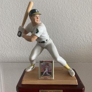 Photo of Mark McGwire Sports Impressions limited edition figurine.
