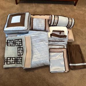 Photo of COMPLETE QUEEN SIZE BEDDING SET PLUS THROW RUG AND VALANCE