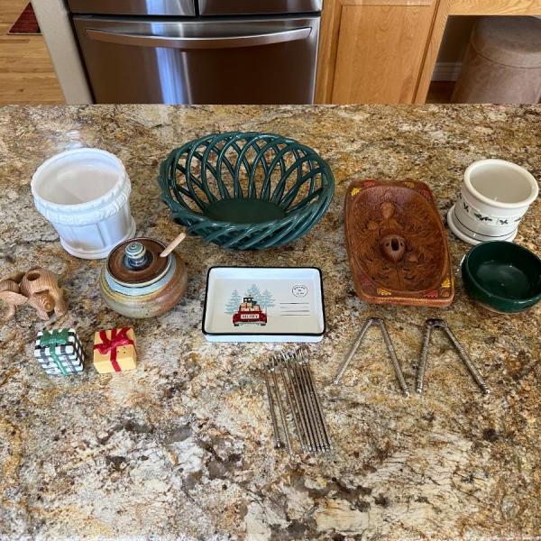 Photo of MISC KITCHEN ITEMS