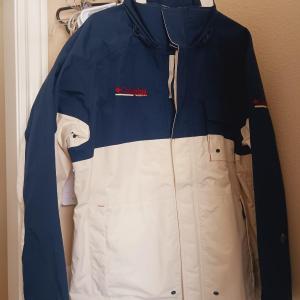 Photo of MEN'S COLUMBIA AND FLEECE JACKETS SIZE LARGE
