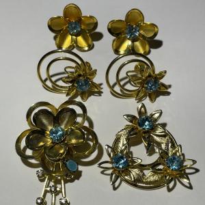 Photo of Vintage Mid-Century Gold-toned Lot of 2-Earring Sets & 2-Pins in Good Preowned C
