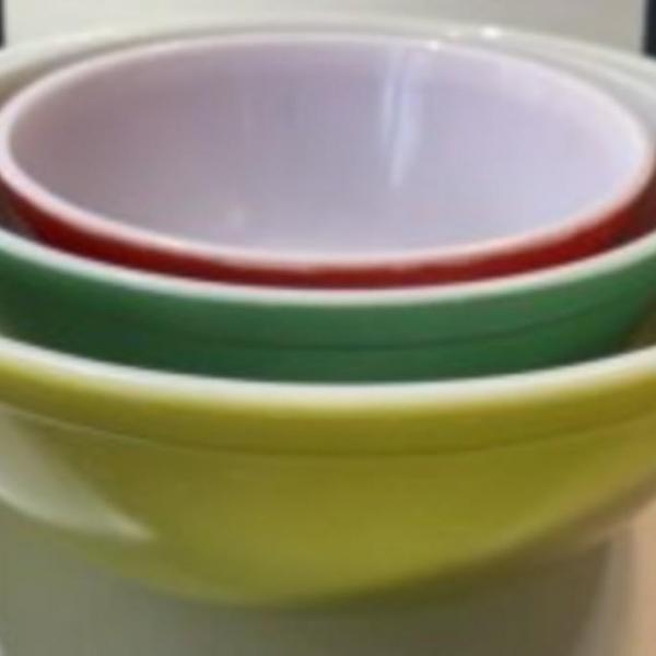 Photo of 3 VINTAGE Pyrex "Primary Colors Set" aka "400 Series" Nesting Bowls Milk Glass i