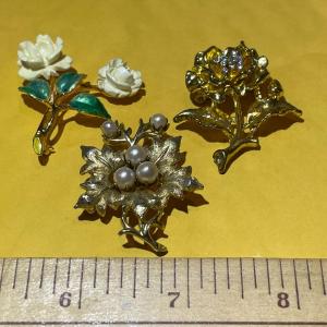 Photo of 3-Vintage Fashion Pin/Brooch Pieces in Good Preowned Condition as Pictured.