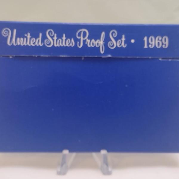 Photo of 1969 U. S. Mint Proof Coin Set (#208)