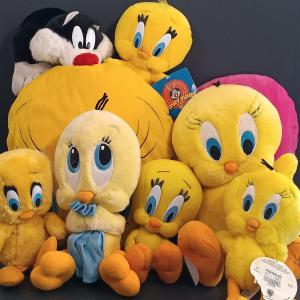 Photo of LOT 106Z: Collection of Vintage Looney Tunes Warner Bros Tweety Bird & Sylvester
