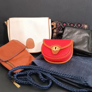 Photo of LOT 112Z: Collection of Vintage Purses / Handbags