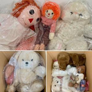 Photo of LOT 171 Y: Misc. Collection of Stuffed Animals: Raggedy Andy, 3 Ft Raggedy Anne,